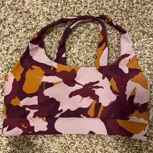 GapFit Medium Impact Crossback Sports Bra